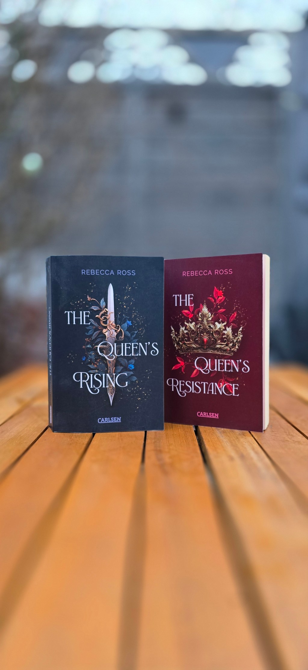 The Queen’s Rising & Resistance: Magie, Macht und eine Liebe gegen alle Widerstände